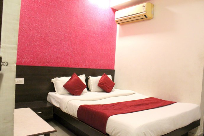 Imagen de la habitación del Hotel Rajshree, Navrangpura. Foto 10