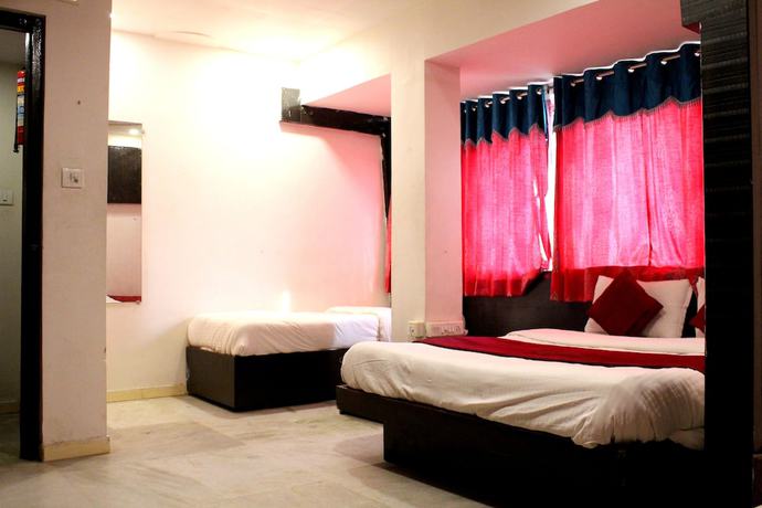 Imagen de la habitación del Hotel Rajshree, Navrangpura. Foto 11