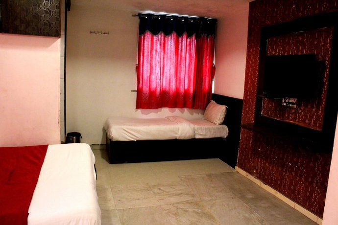 Imagen de la habitación del Hotel Rajshree, Navrangpura. Foto 12