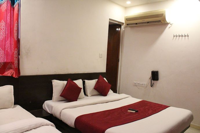 Imagen de la habitación del Hotel Rajshree, Navrangpura. Foto 14