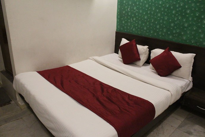 Imagen de la habitación del Hotel Rajshree, Navrangpura. Foto 19