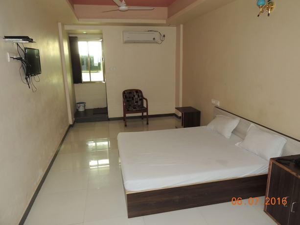 Imagen de la habitación del Hotel Rajvi Palace. Foto 3