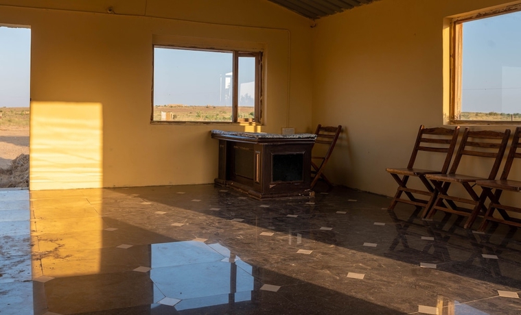 Imagen de los interiores del Hotel Rajwada Desert Camp by Park Tree. Foto 18