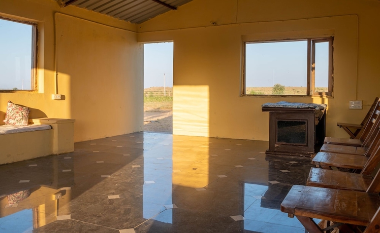 Imagen de los interiores del Hotel Rajwada Desert Camp by Park Tree. Foto 19