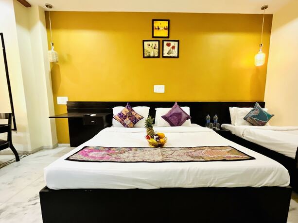 Imagen general del Hotel Rajwada Inn and club. Foto 11