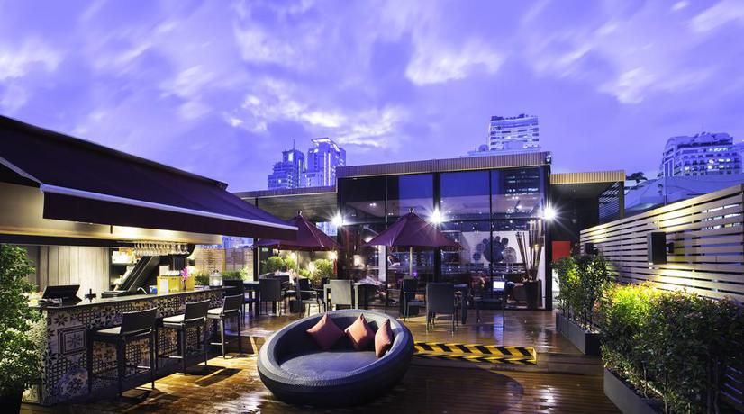 Imagen del bar/restaurante del Hotel RakYim Siam - Sukhumvit 15. Foto 3