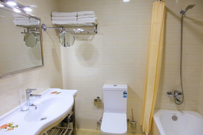 Imagen de la habitación del Hotel Rakat Plaza. Foto 4