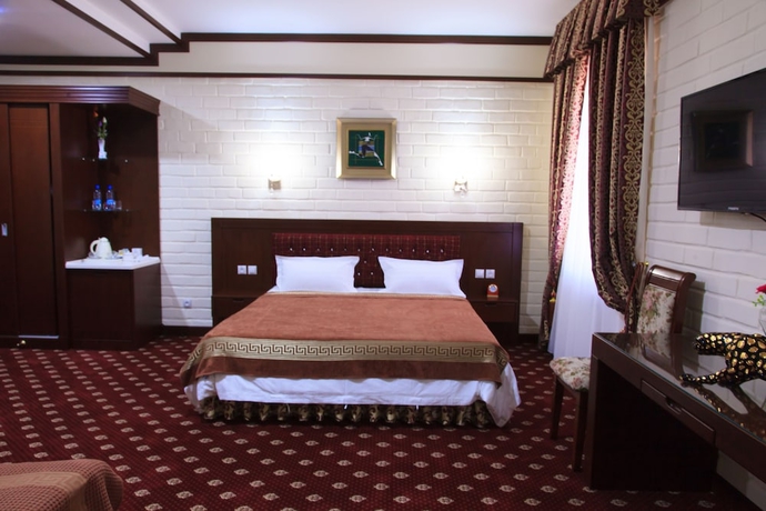 Imagen de la habitación del Hotel Rakat Plaza. Foto 10