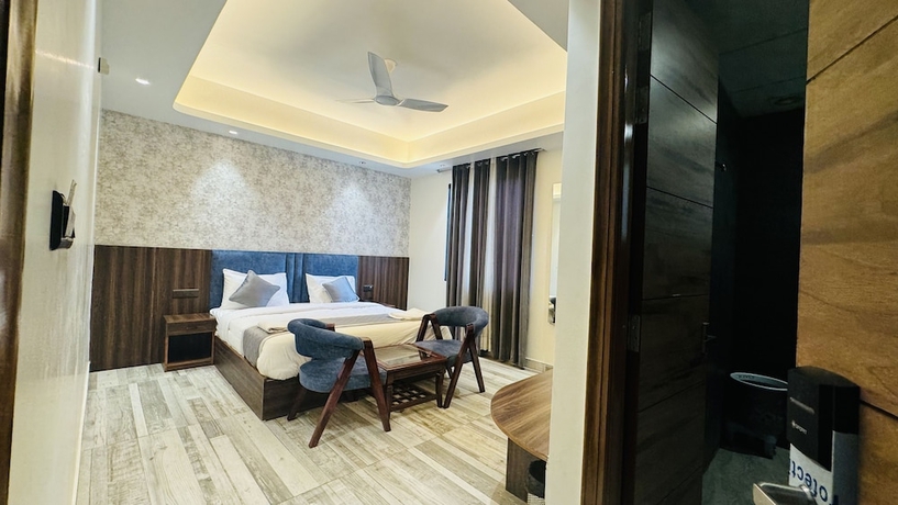 Imagen de la habitación del Hotel Raksha Suites and Banquet Greater Noida. Foto 5