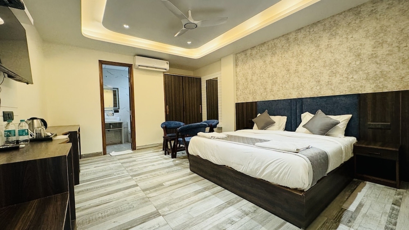 Imagen de la habitación del Hotel Raksha Suites and Banquet Greater Noida. Foto 7