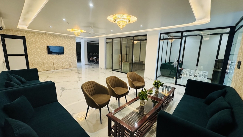 Imagen de los interiores del Hotel Raksha Suites and Banquet Greater Noida. Foto 17