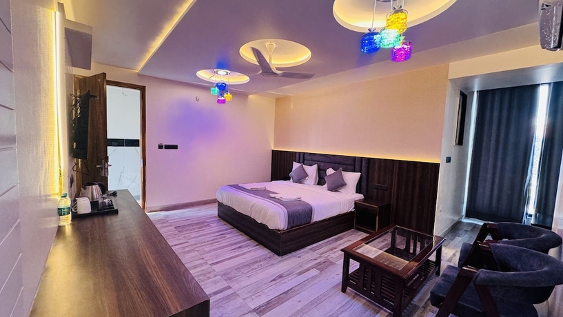 Imagen de la habitación del Hotel Raksha Suites and Banquet Greater Noida. Foto 9