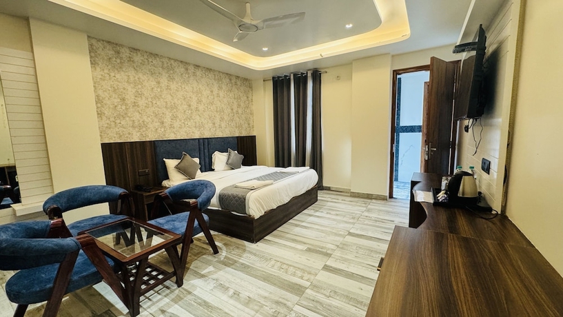 Imagen de la habitación del Hotel Raksha Suites and Banquet Greater Noida. Foto 11