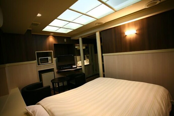 Imagen de la habitación del Hotel Raku Serina. Foto 6