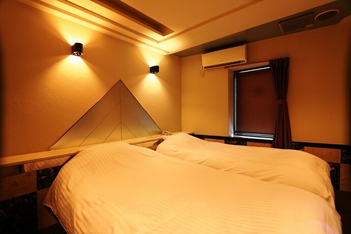 Imagen de la habitación del Hotel Raku Serina. Foto 8