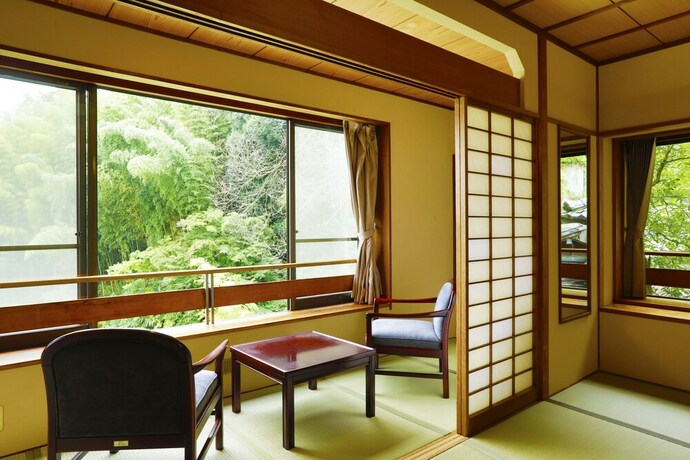 Imagen de la habitación del Hotel Rakuzan Yasuda. Foto 12