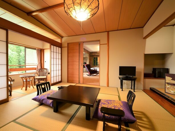 Imagen de la habitación del Hotel Rakuzan Yasuda. Foto 14