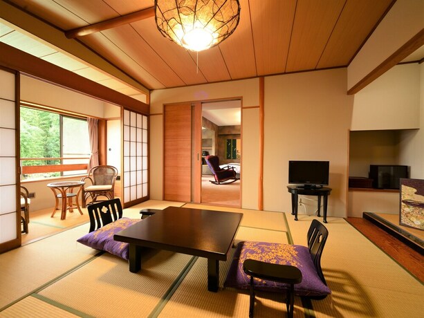 Imagen de la habitación del Hotel Rakuzan Yasuda. Foto 18