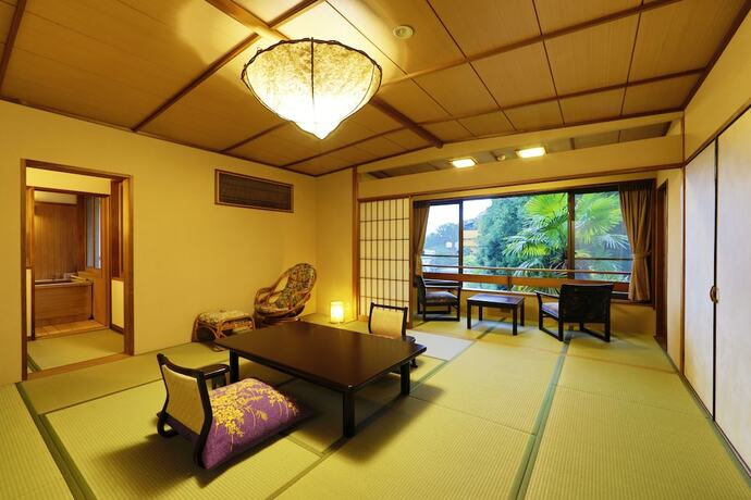 Imagen de la habitación del Hotel Rakuzan Yasuda. Foto 19
