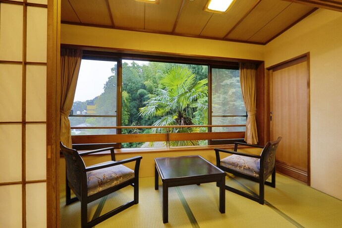 Imagen de la habitación del Hotel Rakuzan Yasuda. Foto 27