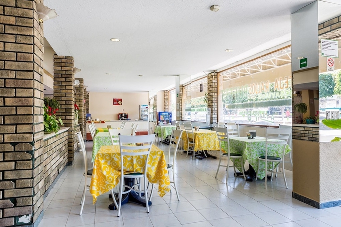 Imagen del bar/restaurante del Hotel Raldos Inn. Foto 2
