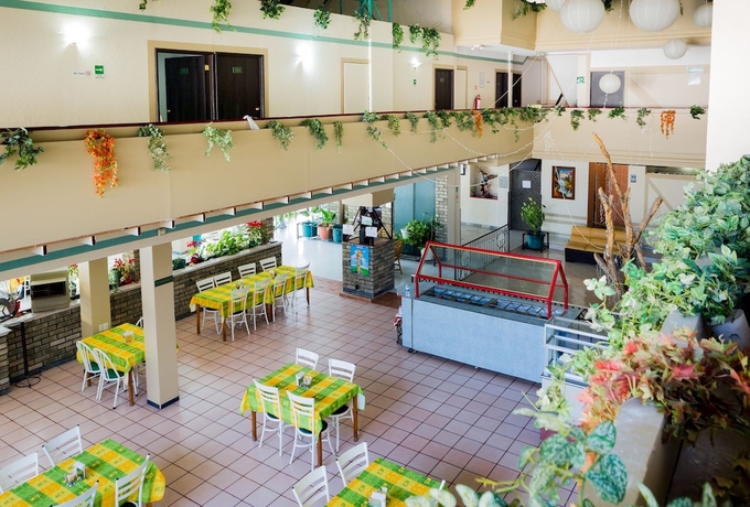 Imagen del bar/restaurante del Hotel Raldos Inn. Foto 3