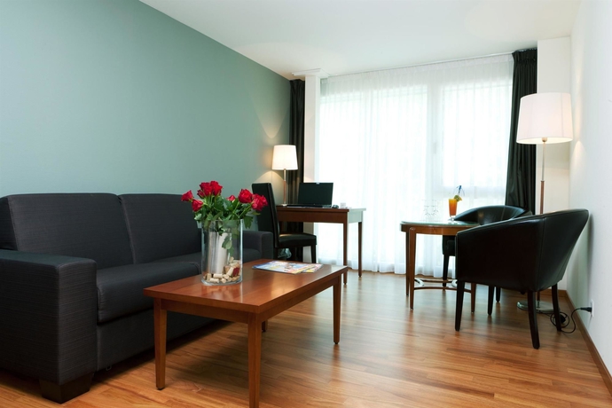 Imagen de la habitación del Hotel Rallye, La Tour-de-Tr&ecirc;me. Foto 5