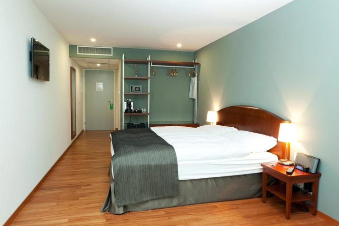 Imagen de la habitación del Hotel Rallye, La Tour-de-Tr&ecirc;me. Foto 12