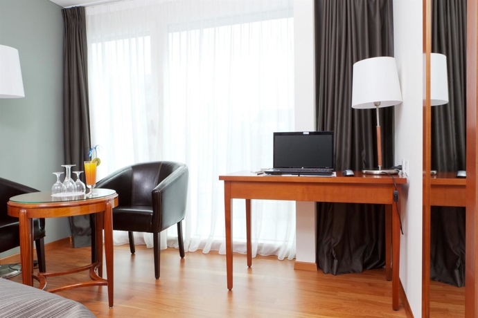 Imagen de la habitación del Hotel Rallye, La Tour-de-Tr&ecirc;me. Foto 15