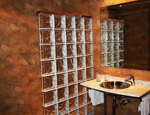 Imagen de la habitación del Hotel Rallye, L'escala. Foto 13