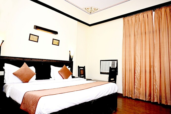 Imagen general del Hotel Ram Vilas By Fork Plaza. Foto 6