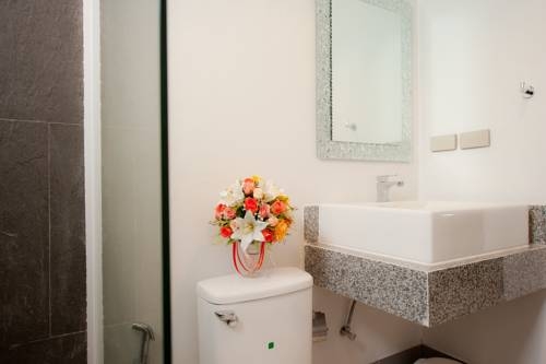 Imagen general del Hotel Rama Kata Beach Hotel. Foto 6