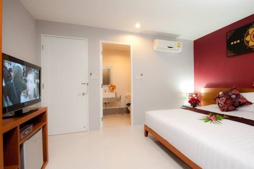 Imagen general del Hotel Rama Kata Beach Hotel. Foto 8