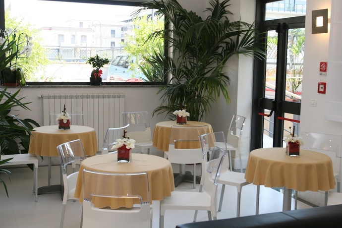 Imagen del bar/restaurante del Hotel Rama Palace. Foto 3