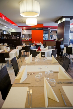 Imagen del bar/restaurante del Hotel Rama Palace. Foto 5