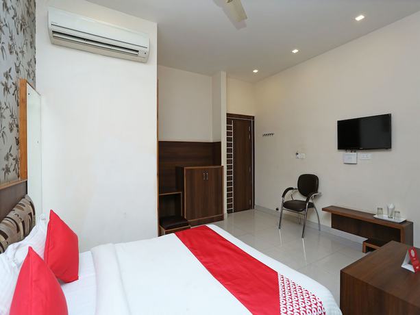Imagen de la habitación del Hotel Rama Palace, Mathura. Foto 11