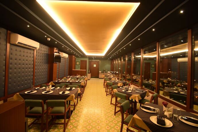 Imagen del bar/restaurante del Hotel Rama Residency, Bhilwara. Foto 15