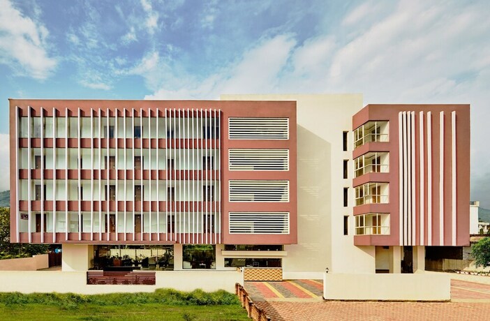 Imagen general del Hotel Rama Trident. Foto 1
