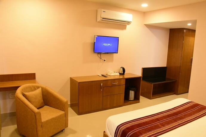 Imagen de la habitación del Hotel Rama Trident. Foto 22
