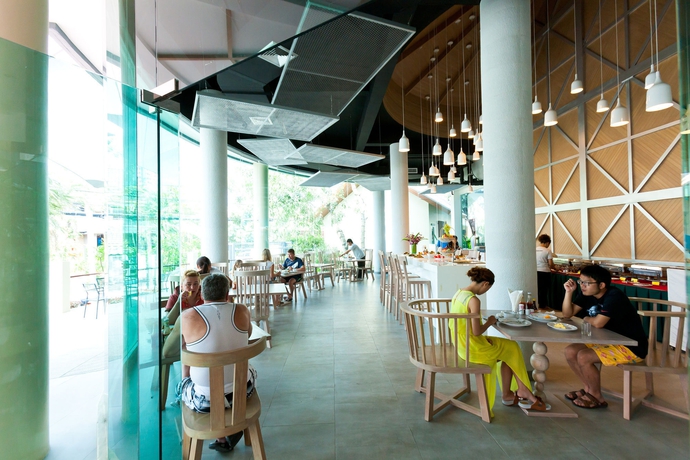 Imagen del bar/restaurante del Hotel Ramaburin Resort. Foto 4