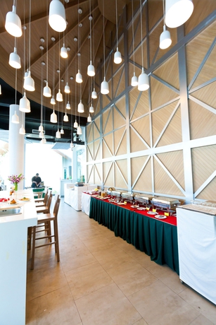 Imagen del bar/restaurante del Hotel Ramaburin Resort. Foto 5