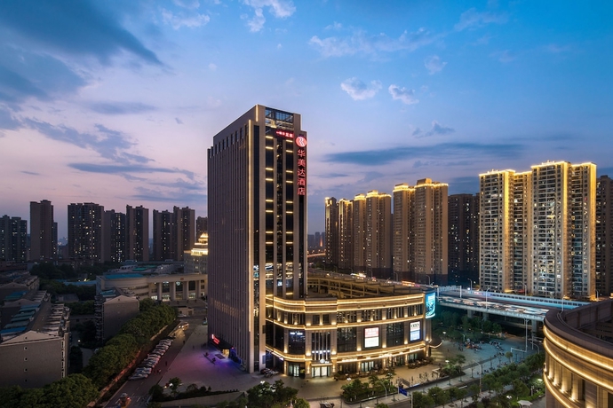 Imagen general del Hotel Ramada BY Wyndham Wuhan Hanyang. Foto 2