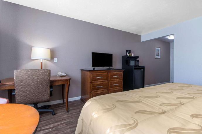Imagen de la habitación del Hotel Ramada Bayside Inn & Suites Eureka. Foto 13
