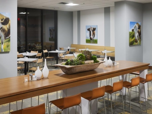 Imagen general del Hotel Ramada Bloomington Minneapolis Airport Mall. Foto 6