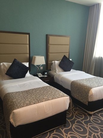 Imagen de la habitación del Hotel Ramada By Wyndham Abu Dhabi Corniche. Foto 3