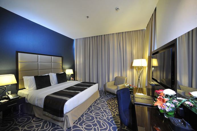 Imagen de la habitación del Hotel Ramada By Wyndham Abu Dhabi Corniche. Foto 5