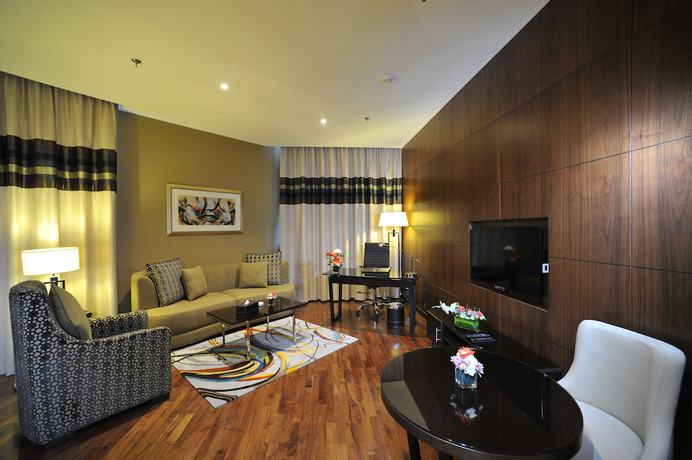Imagen de la habitación del Hotel Ramada By Wyndham Abu Dhabi Corniche. Foto 9