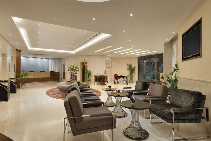 Imagen de los interiores del Hotel Ramada By Wyndham Abu Dhabi Corniche. Foto 17