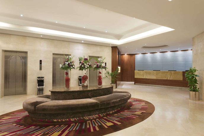 Imagen de los interiores del Hotel Ramada By Wyndham Abu Dhabi Corniche. Foto 18