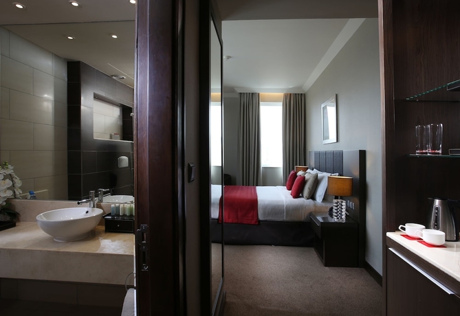 Imagen de la habitación del Hotel Ramada By Wyndham Abu Dhabi Downtown. Foto 3